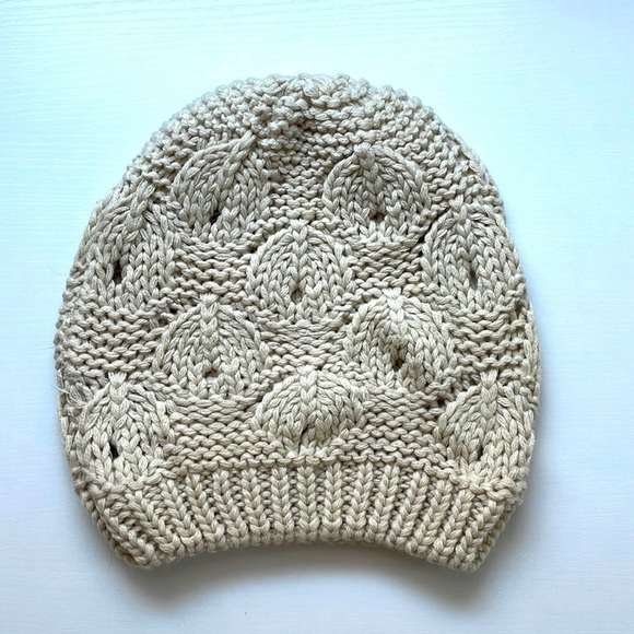 Accessories - WOMEN'S Knitted Hat